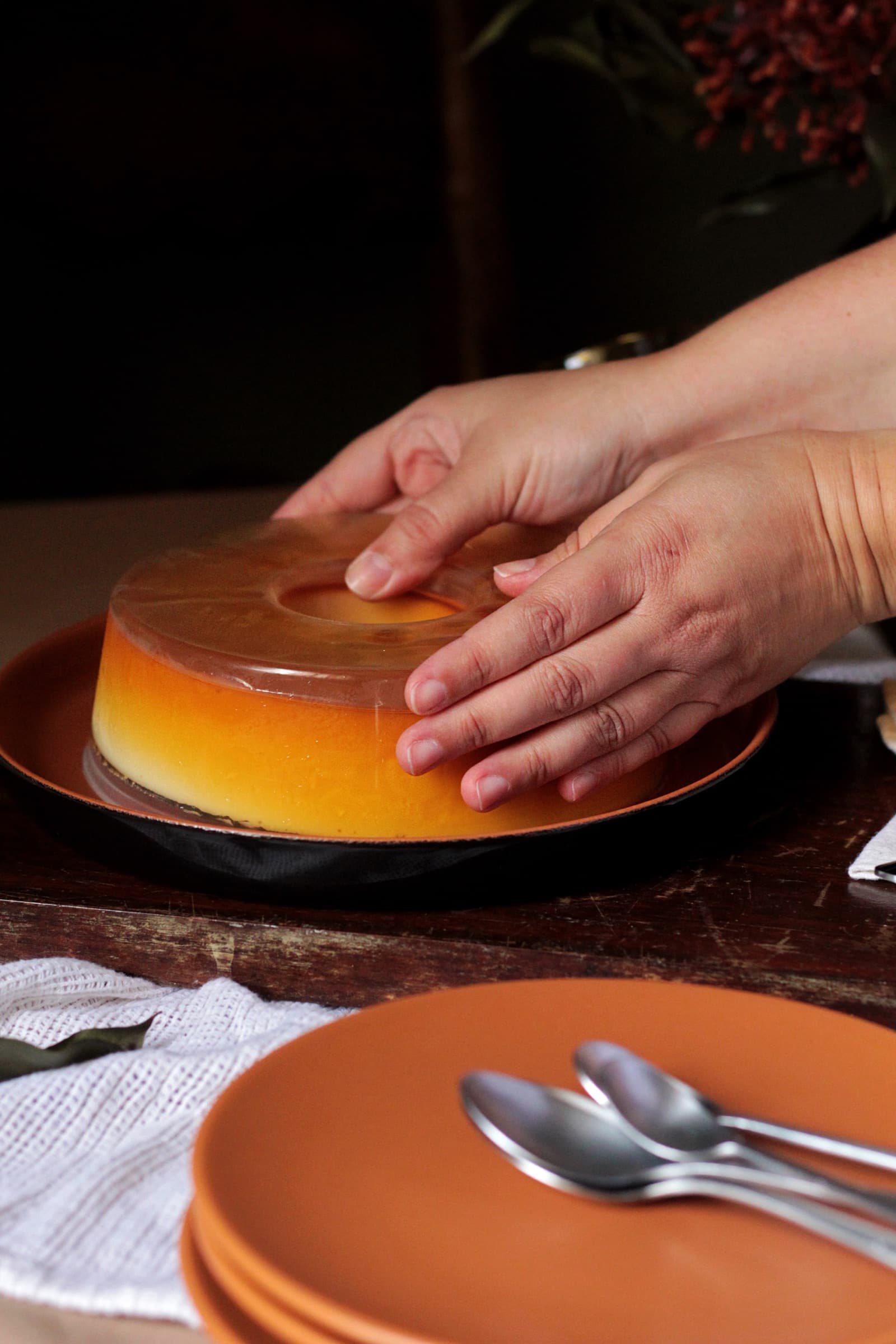 Pudim artesanal feito à mão em Belo Horizonte — processo artesanal Pudinzin